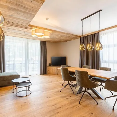 Zillertal Suites By Alps Resorts 4* Fuegen