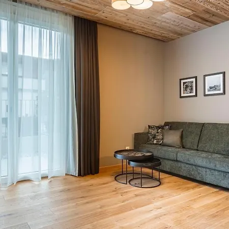 Zillertal Suites By Alps Resorts Fuegen