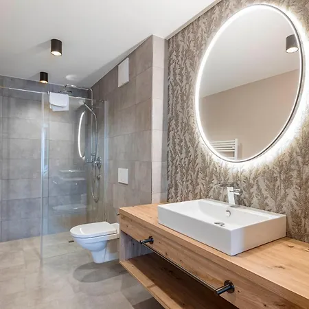 Apart Otel Zillertal By Alps Fügen