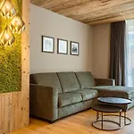 Zillertal By Alps Apart-hotel Fügen