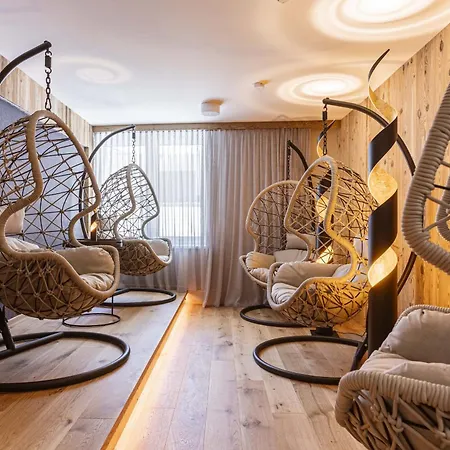 Zillertal By Alps Apart Otel 4*